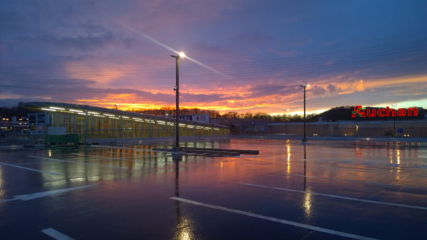 Parking De LExtension Du Centre Commercial Auchan Villebon Sur